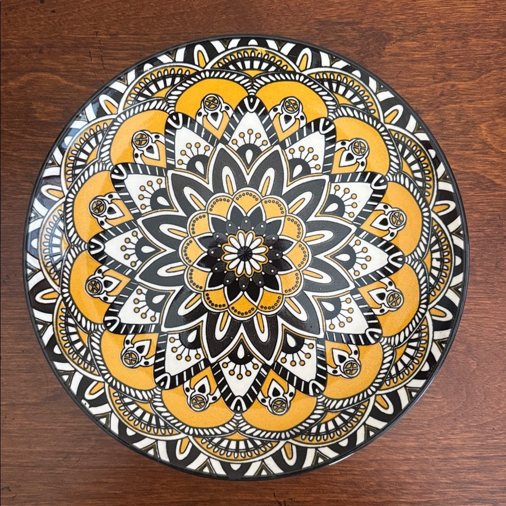 Passionecasa Ceramic Black, Yellow, and White Mandala Decorative 8" Plate NWT